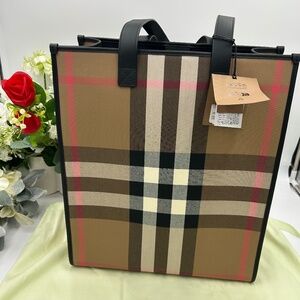 Burberry classic check book tote bag made in Italy